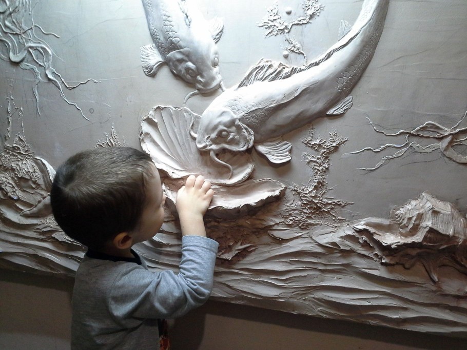 Александр Плющев барельеф