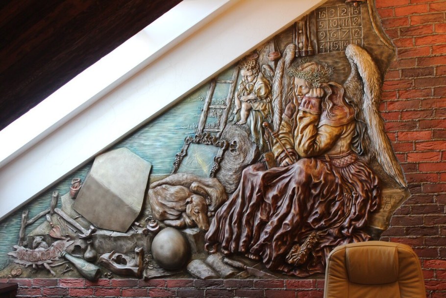 Барельеф в интерьере