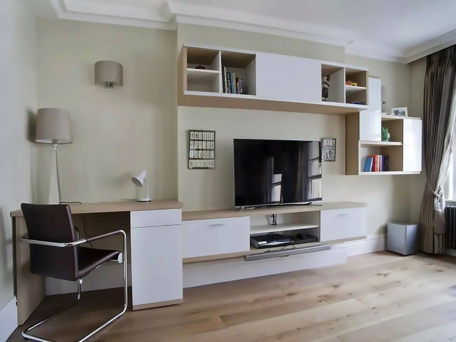 Гостиная с письменным столом