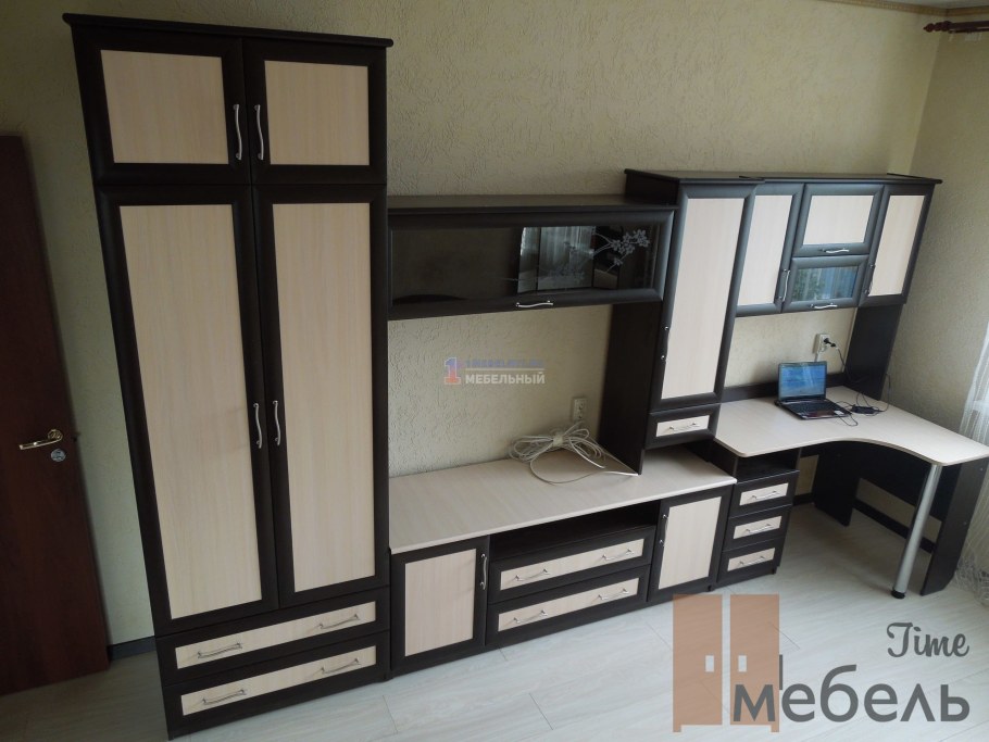 Стенка с компьютерным столом