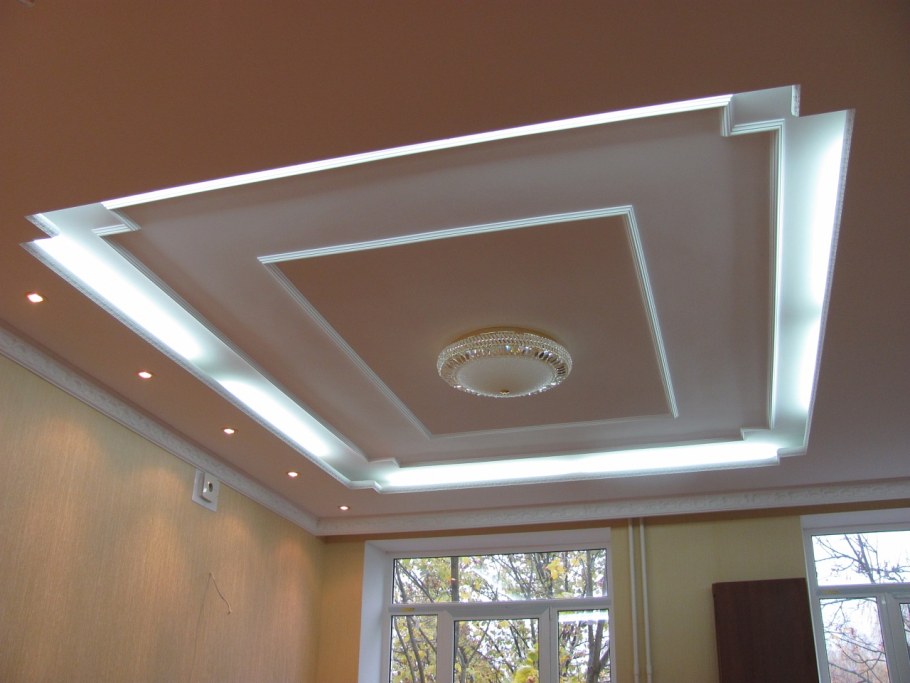 Потолок в спальне