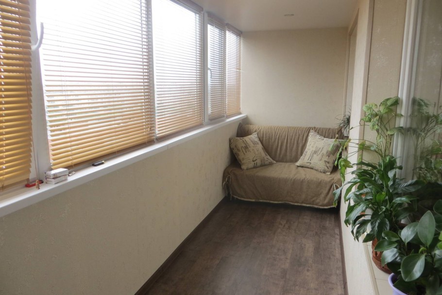 Отделка балкона внутри