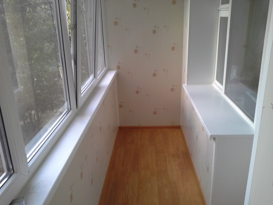 Остекление балконов внутри