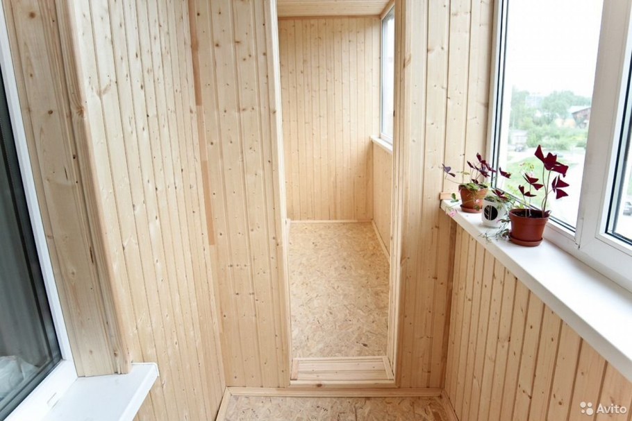 Отделка балкона