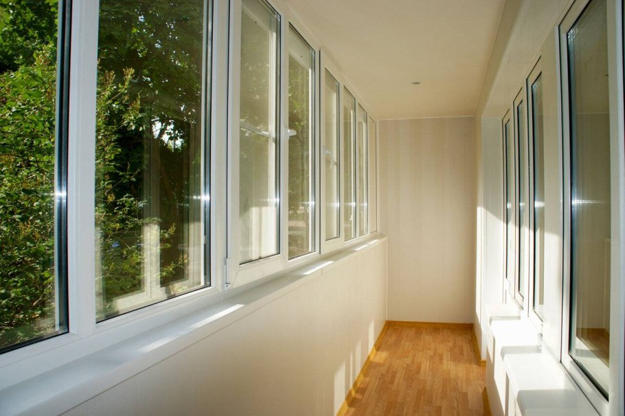 Отделка балкона под штукатурку