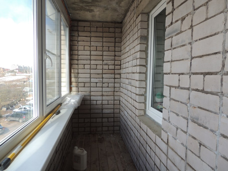 Отделка балкона вагонкой