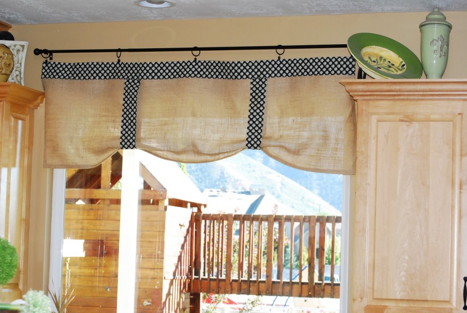 Шторы для деревянного дома