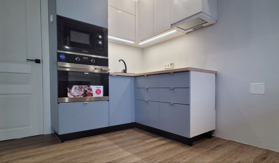 Кухня Валерия Сурская белый глянец