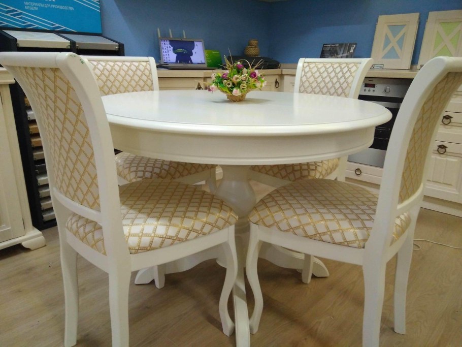 Навесной шкаф в спальню под телевизор