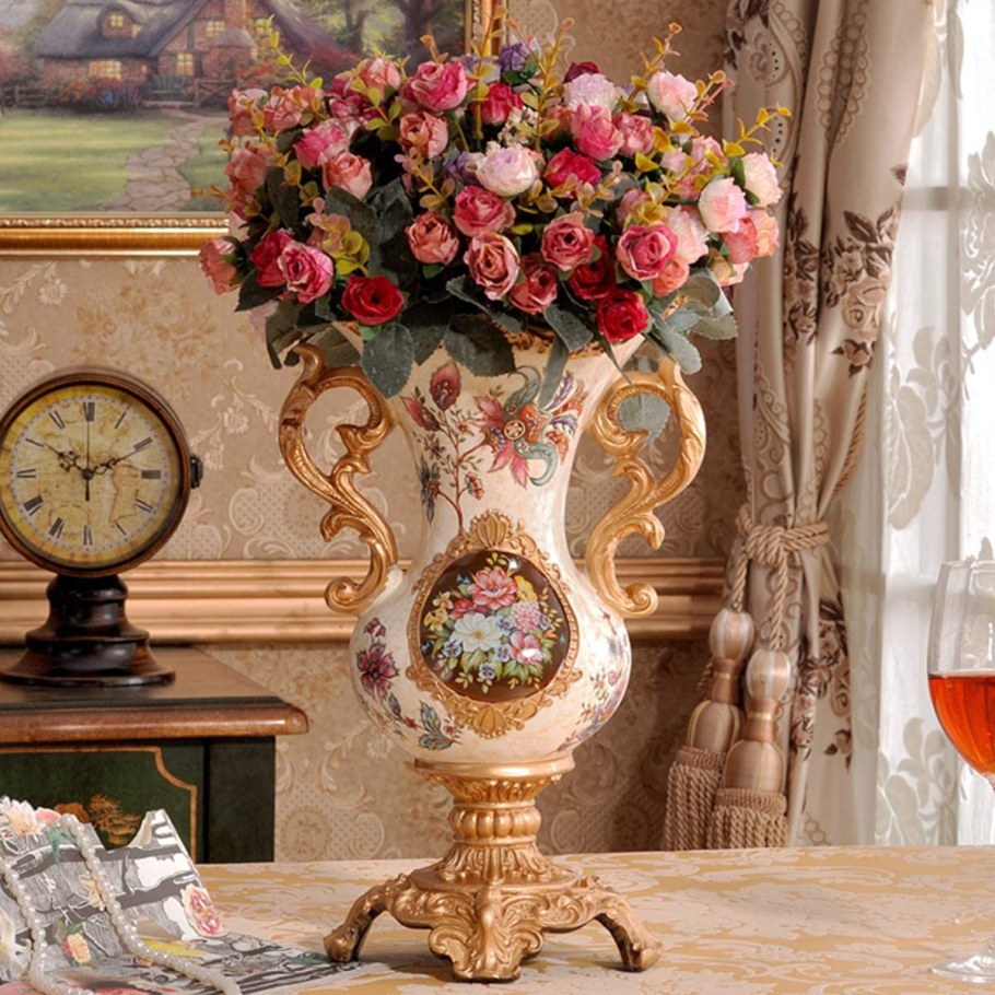 Белые вазы для интерьера