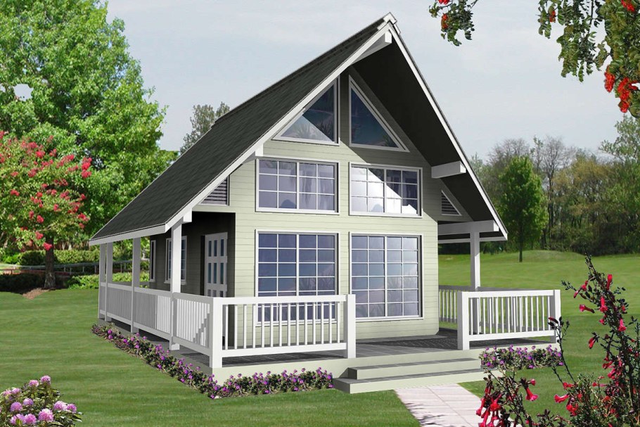 Небольшой дачный домик с мансардой