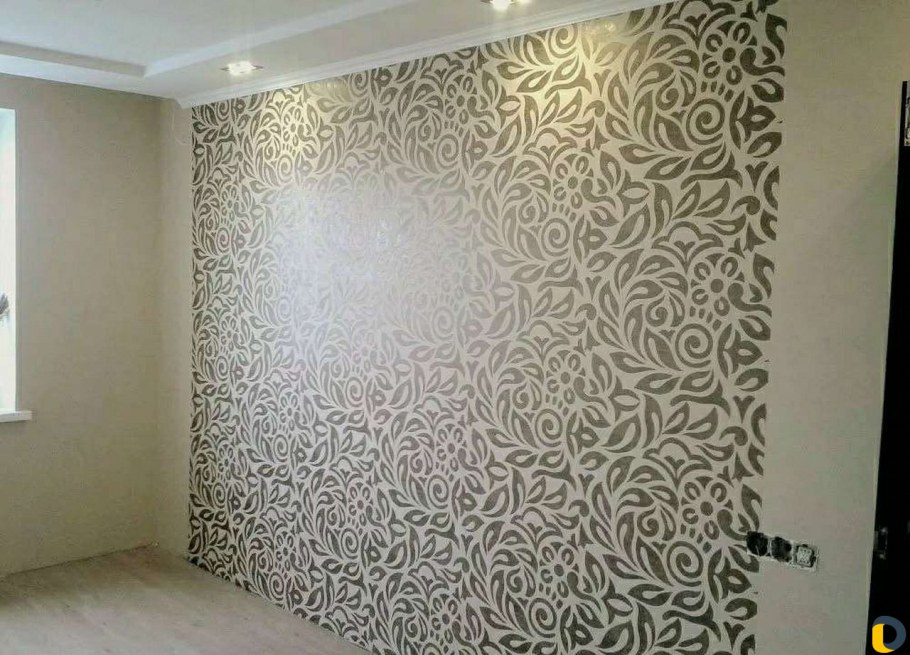 Поклейка разными обоями