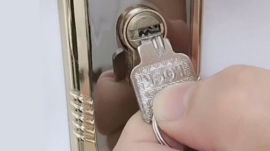 Инструмент для врезания замков в межкомнатные двери