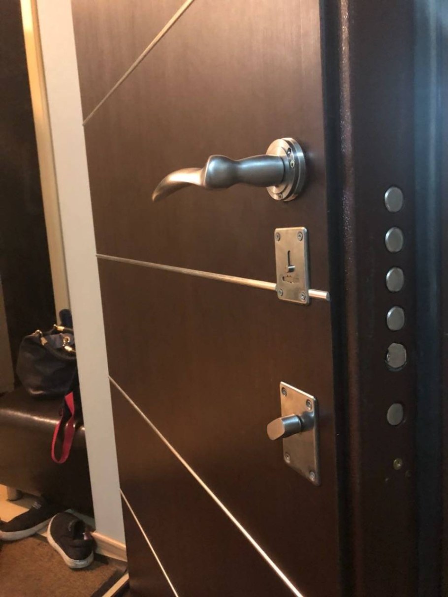 Регулировка металлической двери