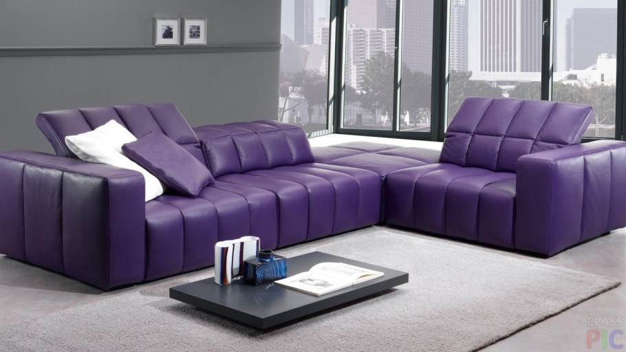 Сиреневый диван