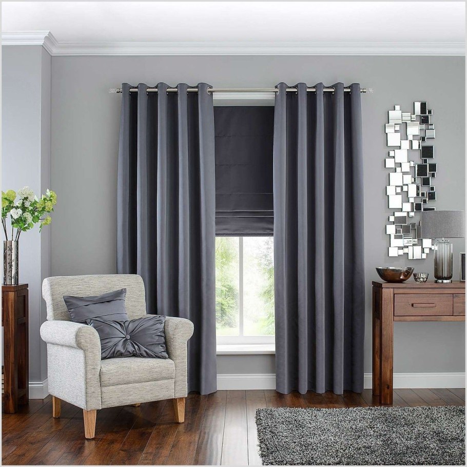 Шторы к серому дивану