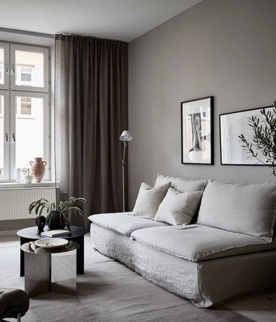 Маленькая гостиная в серых тонах