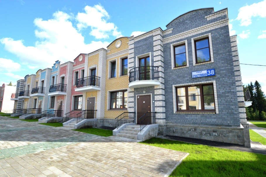 Лестница в коттедже на второй этаж