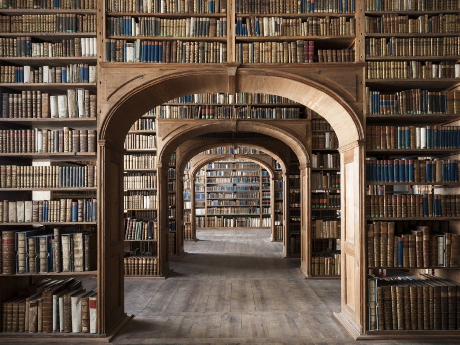 Книжный шкаф Гарри Поттер