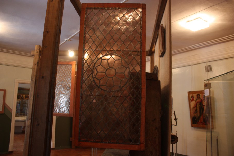 Окна из слюды