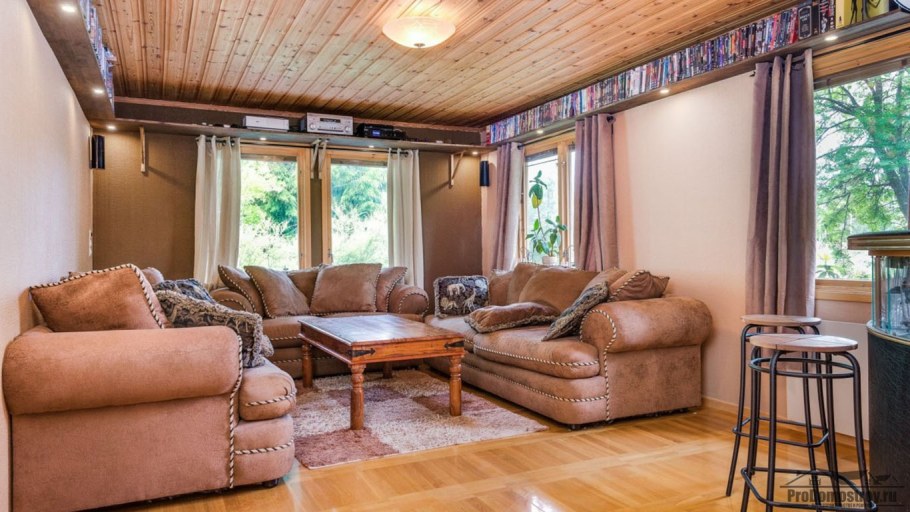 Деревянный потолок