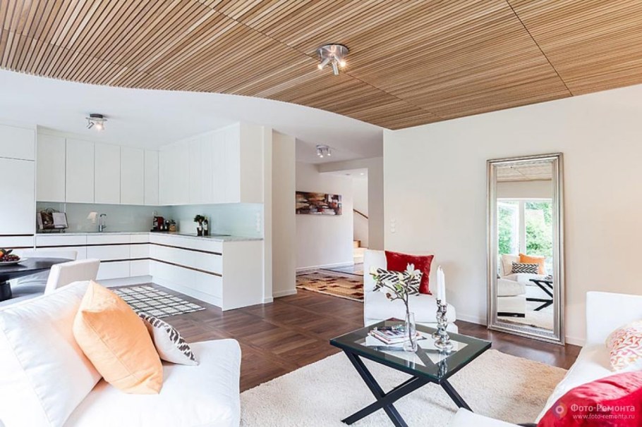 Белый деревянный потолок в интерьере