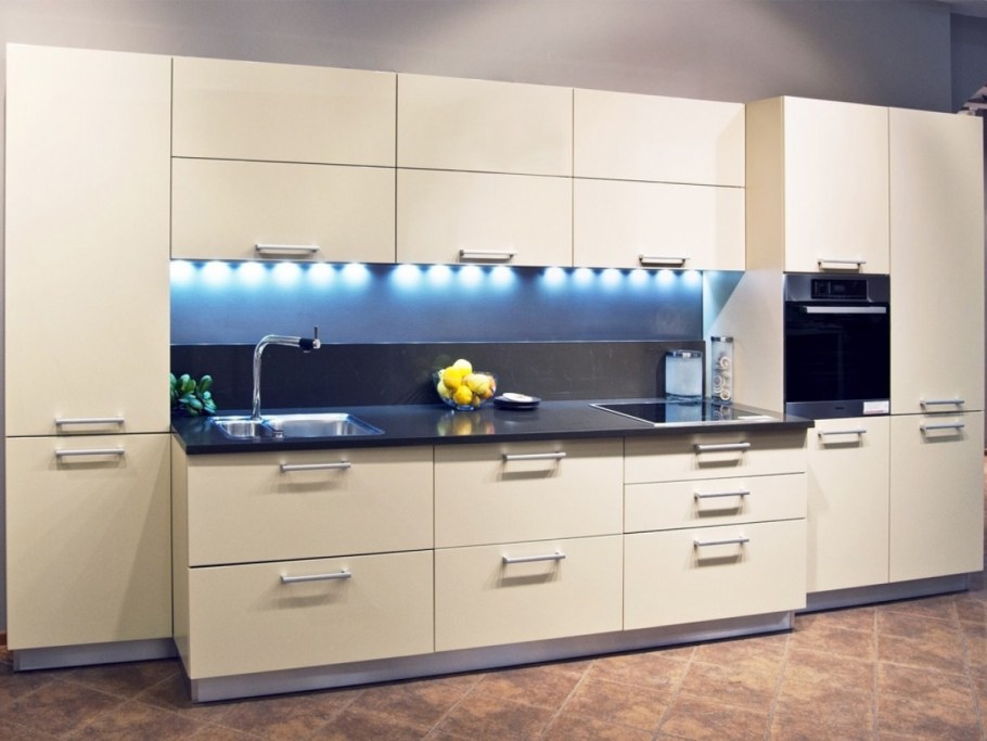 Встроенная кухня угловая