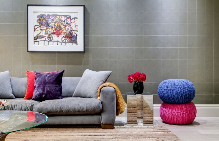 Декоративные подушки в интерьере гостиной