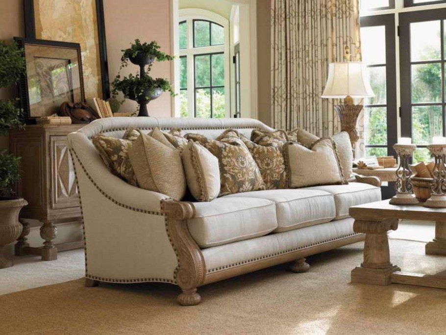 Классические подушки на диван