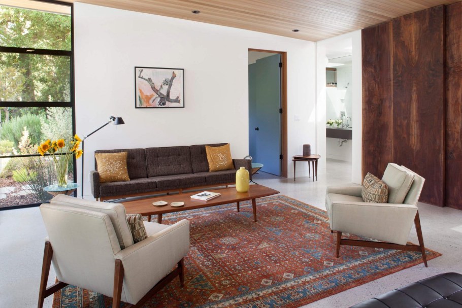 Стулья охра Mid-Century