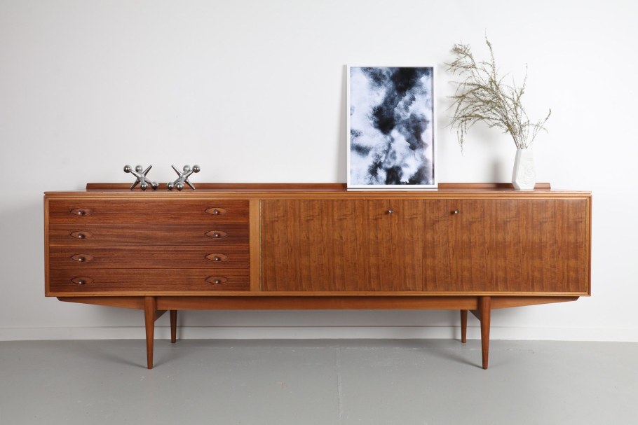 Спальня в стиле МИД сенчури