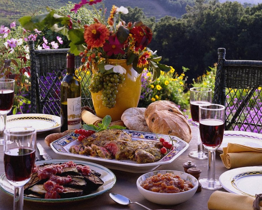 Деревенское застолье