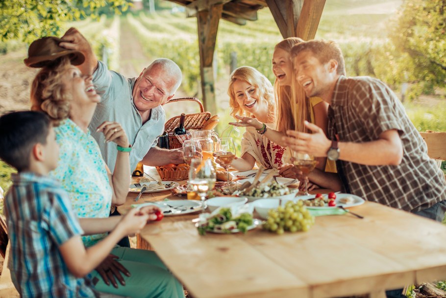 Охотничье застолье на природе