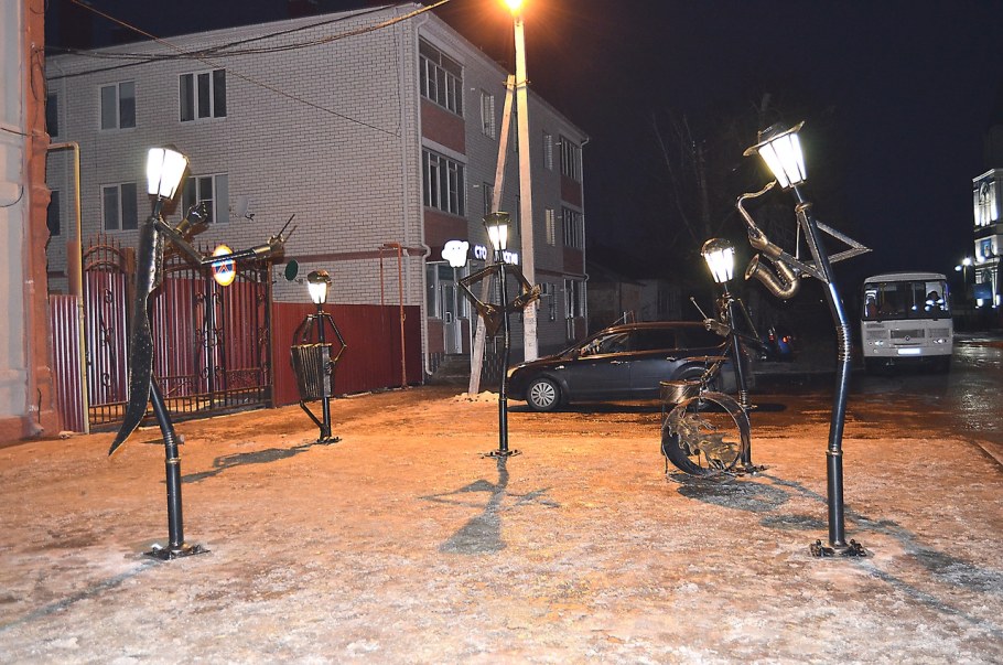 Обоянь фонари музыканты