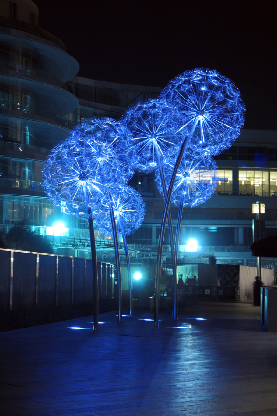 Уличные световые инсталляции