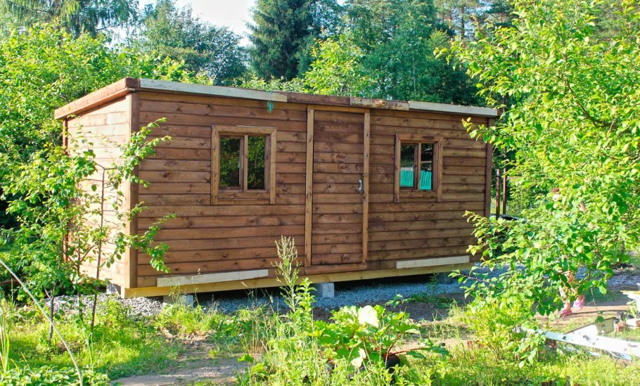 Дачный участок с вагончиком