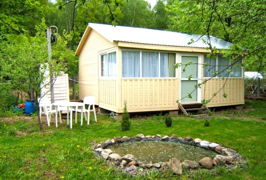Бытовка на дачном участке
