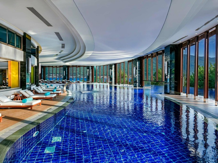 Зимний бассейн