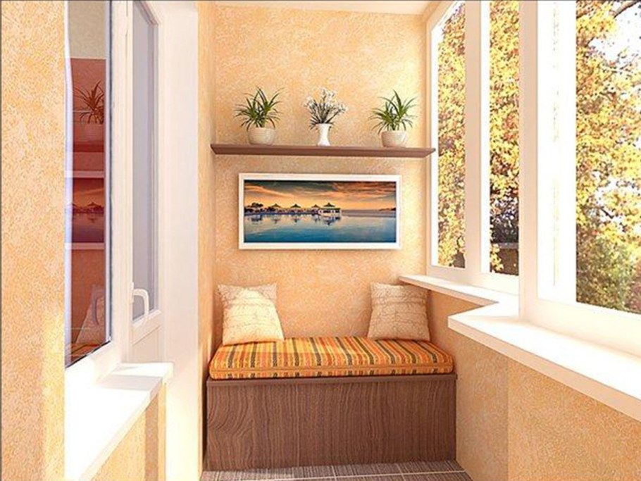 Длинный узкий балкон