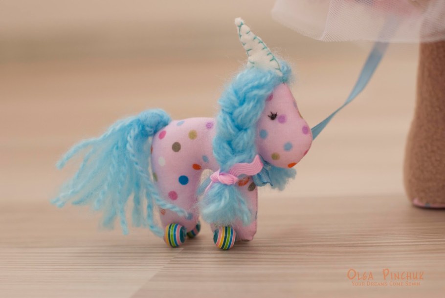 Единорог из папье маше