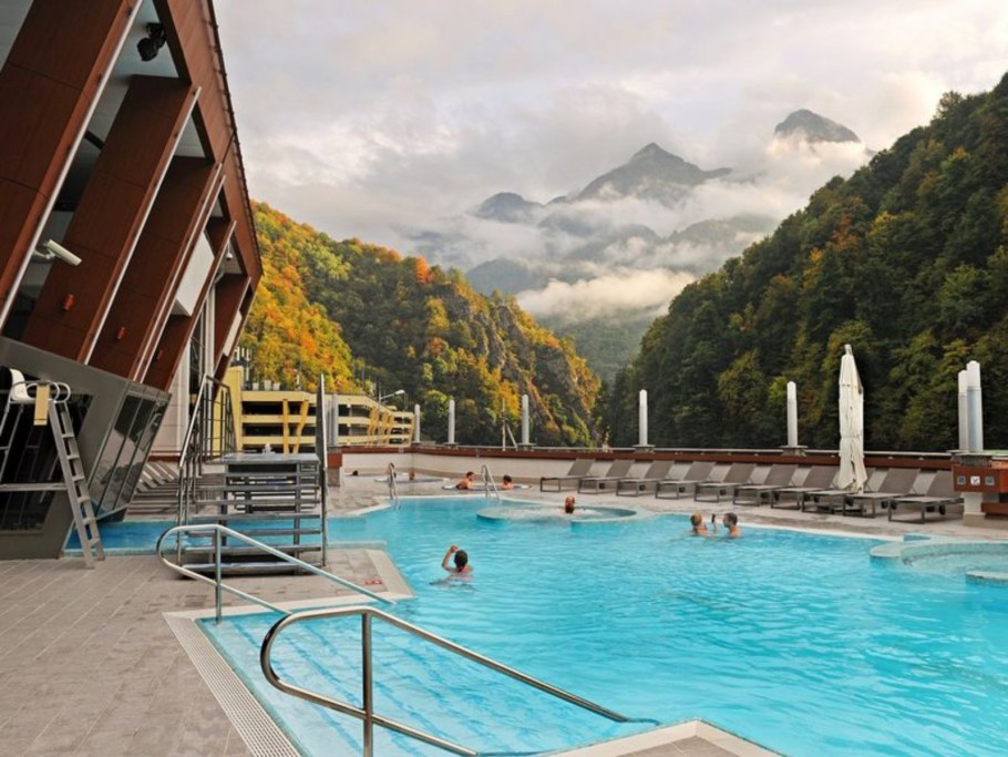 Красная Поляна Сочи термальный бассейн