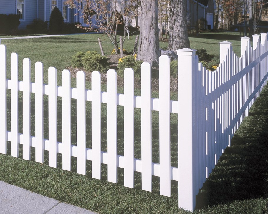 Деревянный заборчик