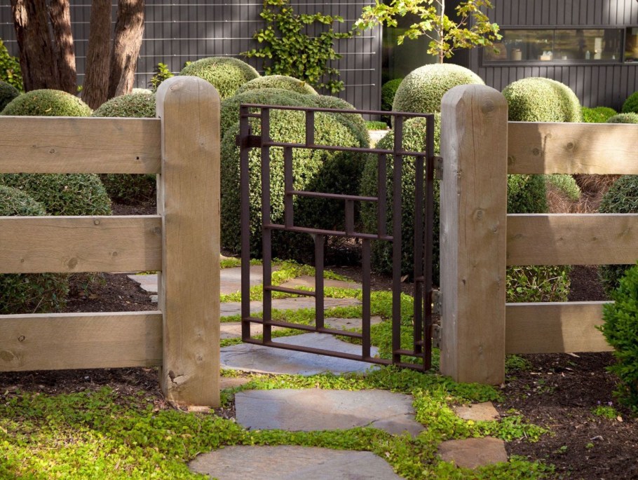 Декоративный забор из дерева