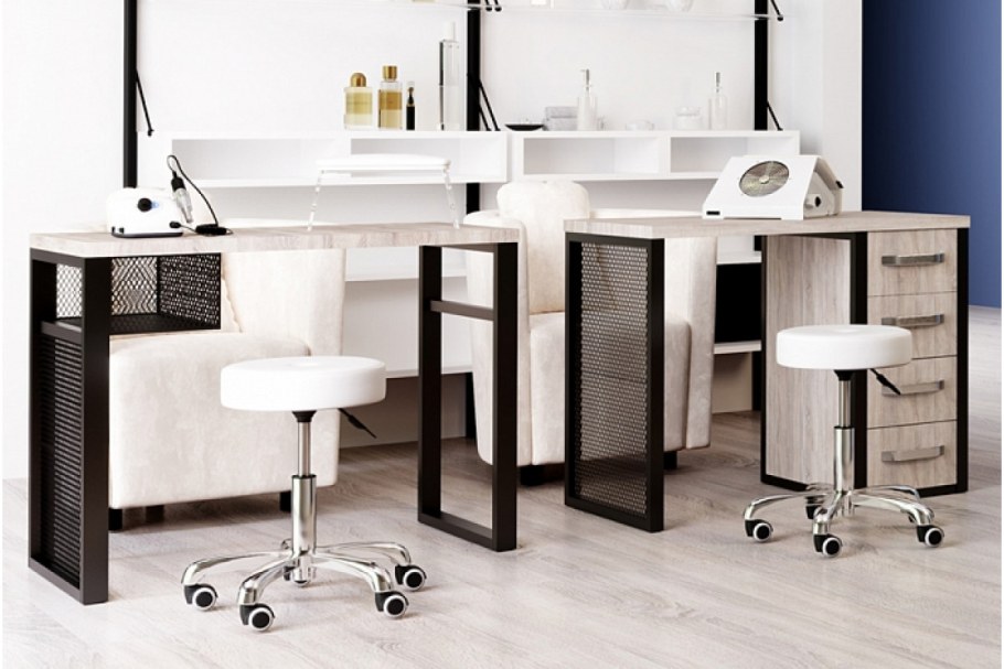 Маникюрный стол Matrix