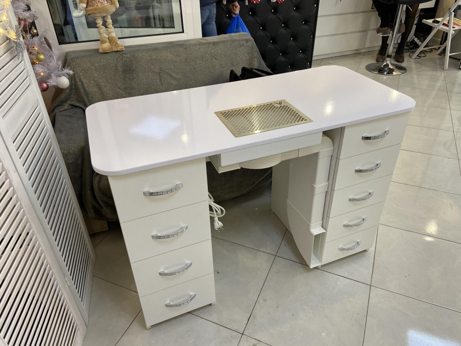 Маникюрный стол термит58