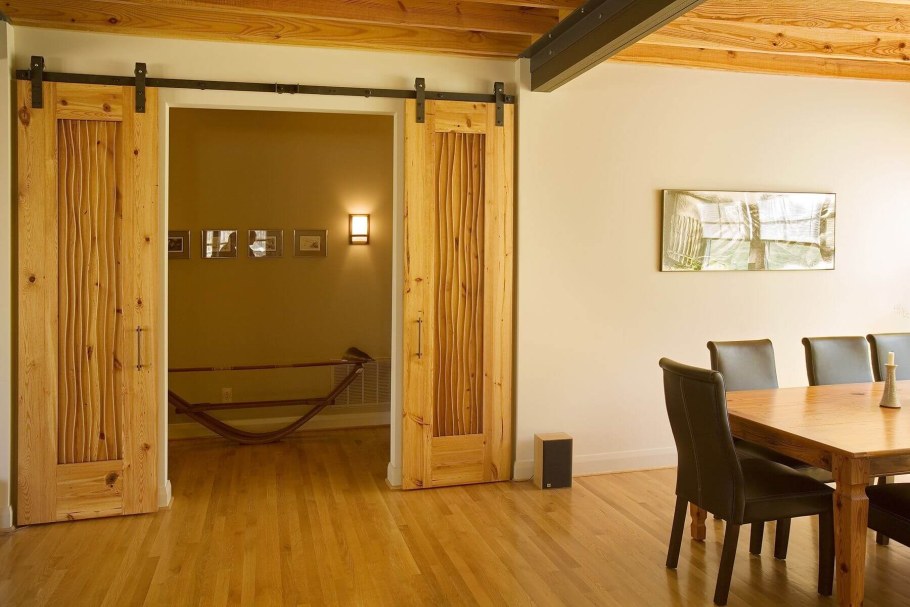 Раздвижные двери в брусовом доме