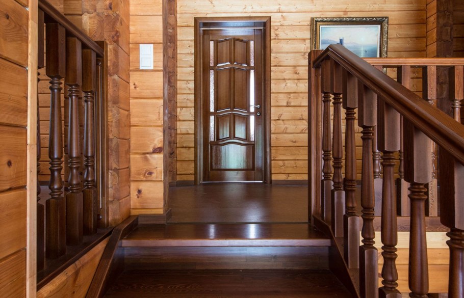 Лестница в брусовом доме