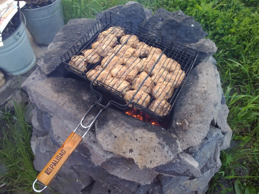 Мангал из камня на даче