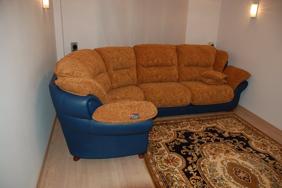 Обивка дивана