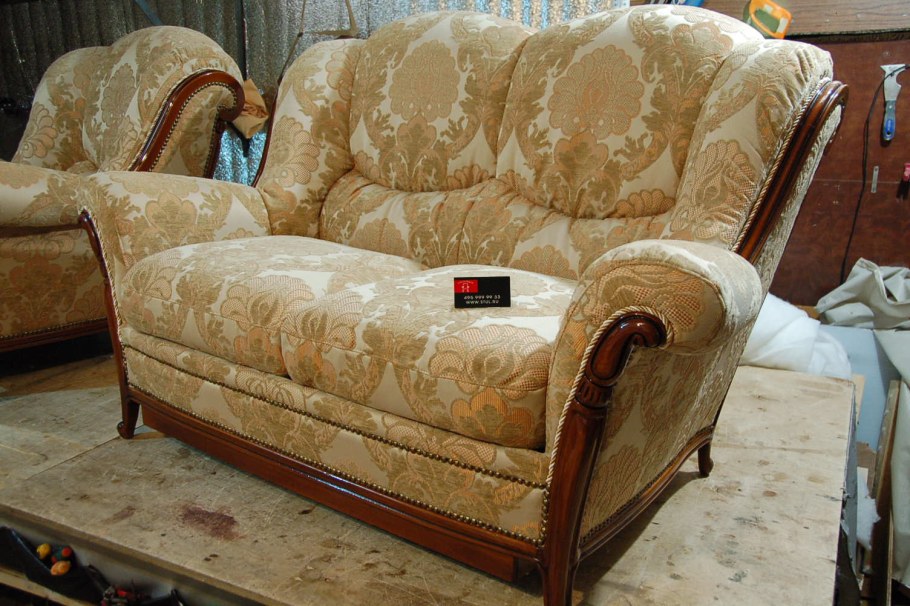 Обшивка мебели